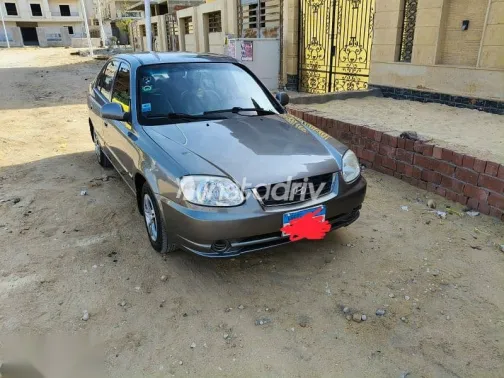 هيونداي فيرنا 2014 رمادي مستعملة للبيع - 2