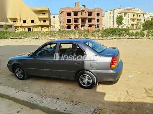 هيونداي فيرنا 2014 رمادي مستعملة للبيع - 3