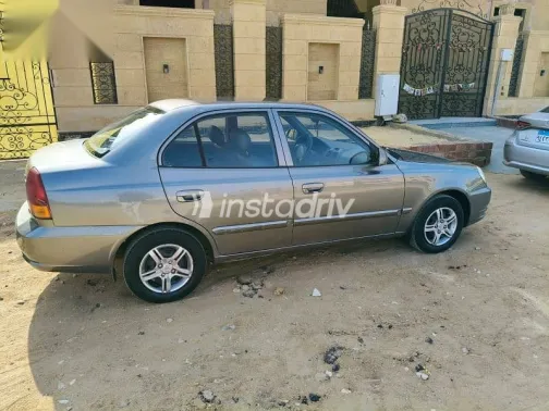 هيونداي فيرنا 2014 رمادي مستعملة للبيع - 4