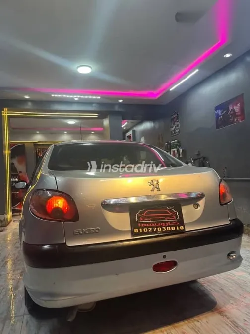 بيجو 206 2008 رمادي مستعملة للبيع - 2