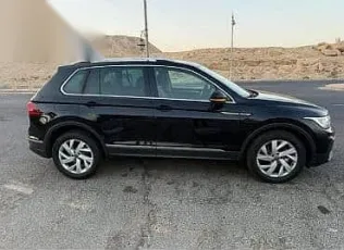 فولكس فاغن تيجون 2024 أسود مستعملة للبيع