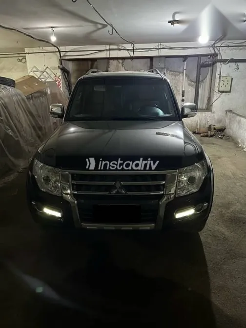 ميتسوبيشي باجيرو 2022 أسود مستعملة للبيع - 1