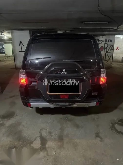 ميتسوبيشي باجيرو 2022 أسود مستعملة للبيع - 9
