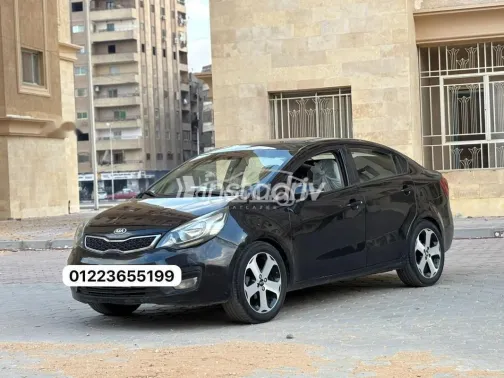 كيا ريو 2015 أسود مستعملة للبيع - 4