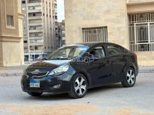 كيا ريو 2015 أسود مستعملة للبيع