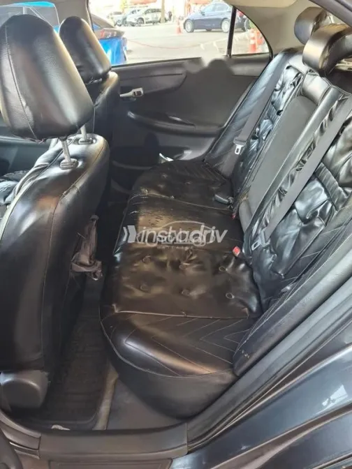 تويوتا كورولا 2010 رمادي مستعملة للبيع - 3