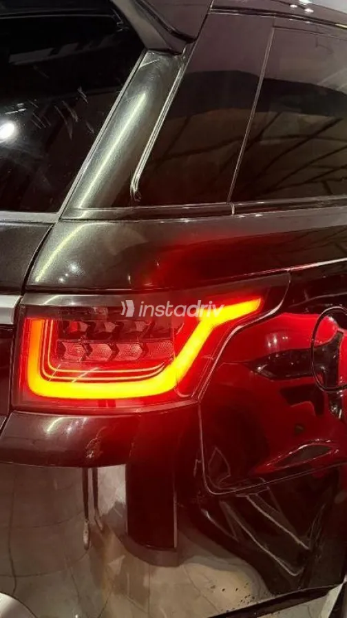 لاند روفر رنج روفر سبورت 2021 أسود مستعملة للبيع - 2