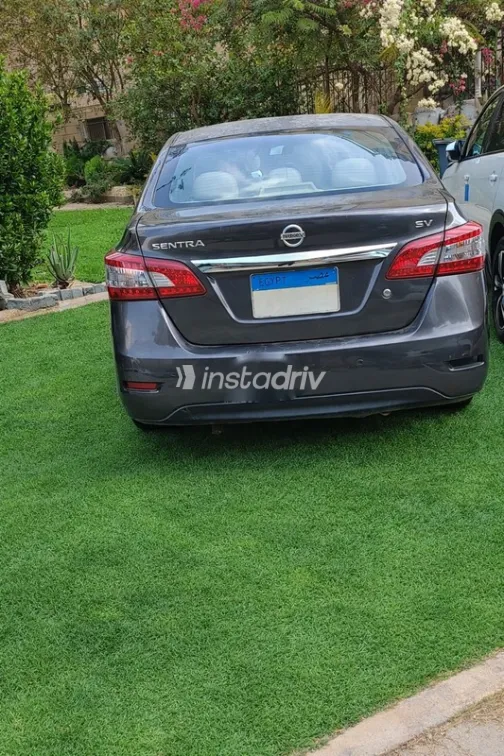 نيسان سنترا 2018 أبيض مستعملة للبيع - 3