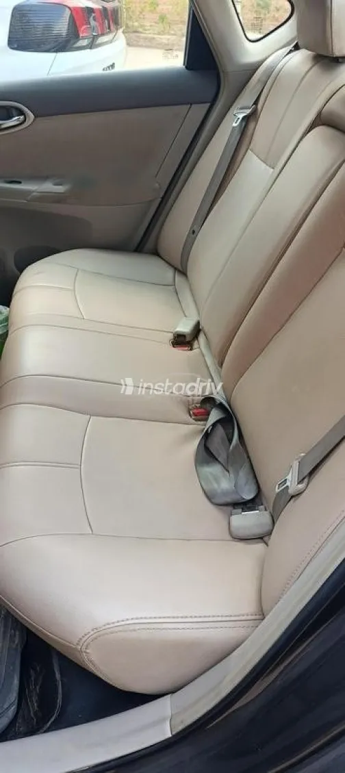 نيسان سنترا 2018 أبيض مستعملة للبيع - 4