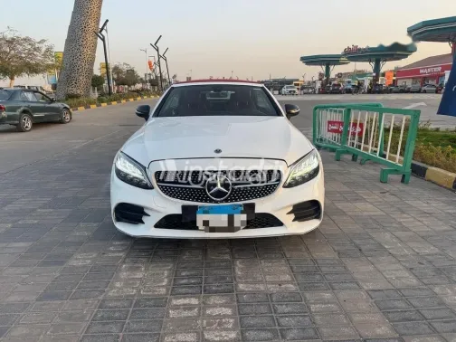 مرسيدس C 300 2020 أبيض مستعملة للبيع - 1