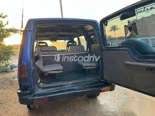 جيب شيروكي 1995 أزرق غامق مستعملة للبيع - 8