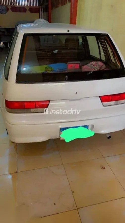 سوزوكى سويفت 1992 أبيض مستعملة للبيع - 1