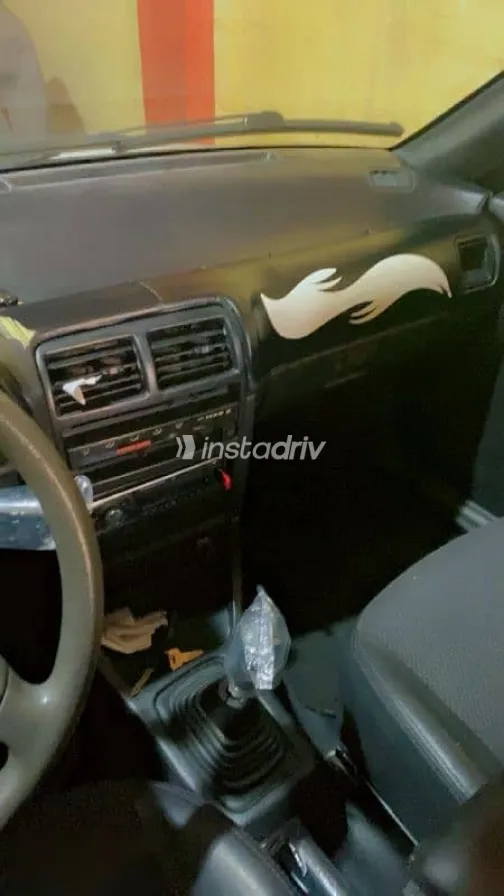 سوزوكى سويفت 1992 أبيض مستعملة للبيع - 6