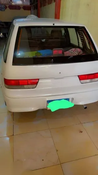 سوزوكى سويفت 1992 أبيض مستعملة للبيع