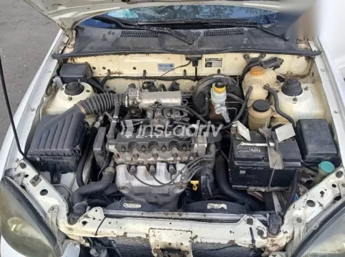 دايو لانوس 2000 أبيض مستعملة للبيع - 4