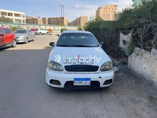 دايو لانوس 2000 أبيض مستعملة للبيع - 7