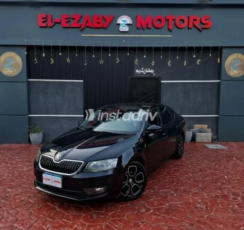 سكودا اوكتافيا A7 2016 أسود مستعملة للبيع - 2
