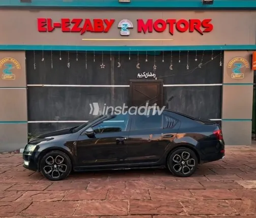 سكودا اوكتافيا A7 2016 أسود مستعملة للبيع - 5