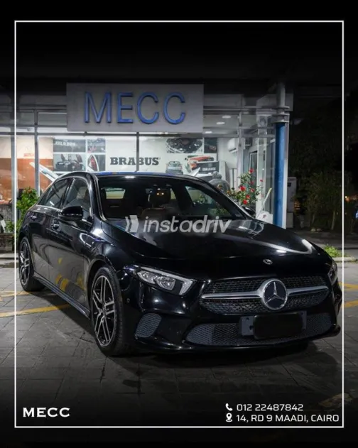 مرسيدس A 180 2021 أسود مستعملة للبيع - 1