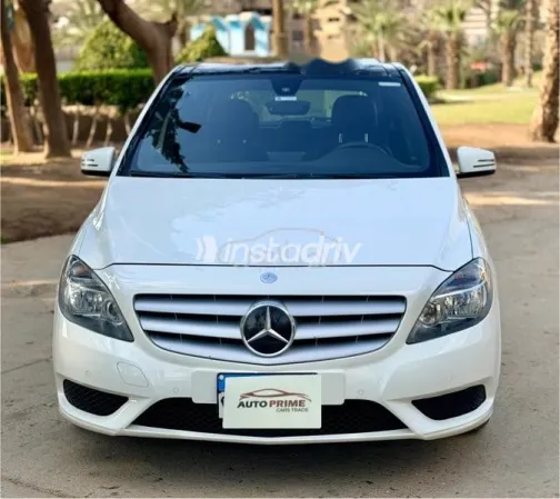 مرسيدس B 180 2014 أبيض مستعملة للبيع - 1