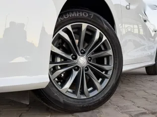 ام جى جى تى 2025 أبيض جديدة للبيع