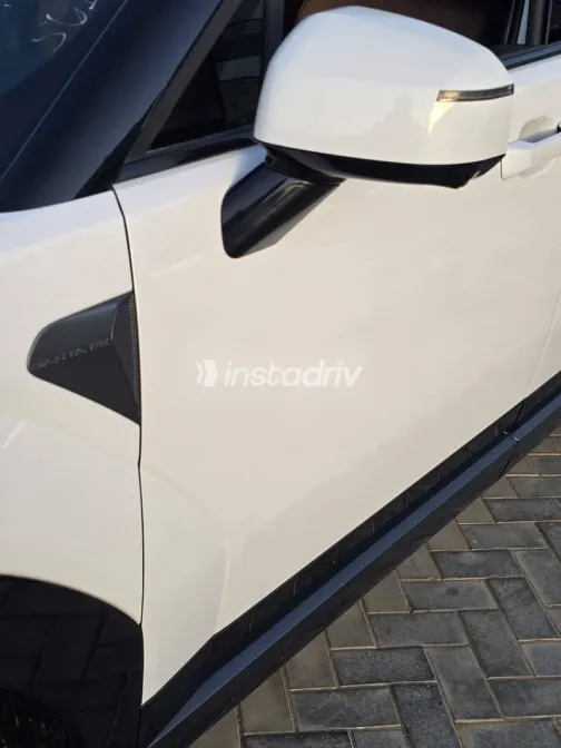 Hyundai Santa Fe 2025 White Used for Sale - 4