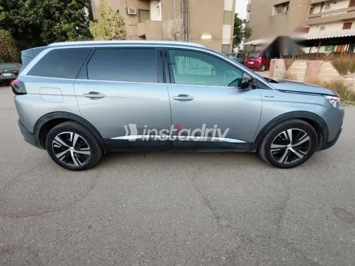 بيجو 5008 2020 رمادي مستعملة للبيع - 2