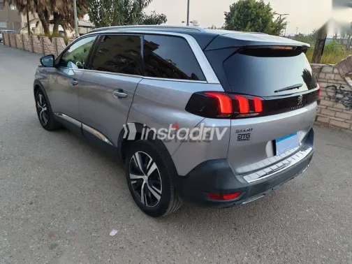 بيجو 5008 2020 رمادي مستعملة للبيع - 6