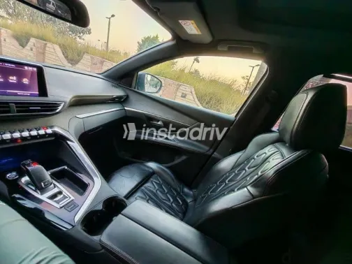 بيجو 5008 2020 رمادي مستعملة للبيع - 8