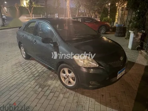 تويوتا ياريس 2008 رمادي مستعملة للبيع - 2
