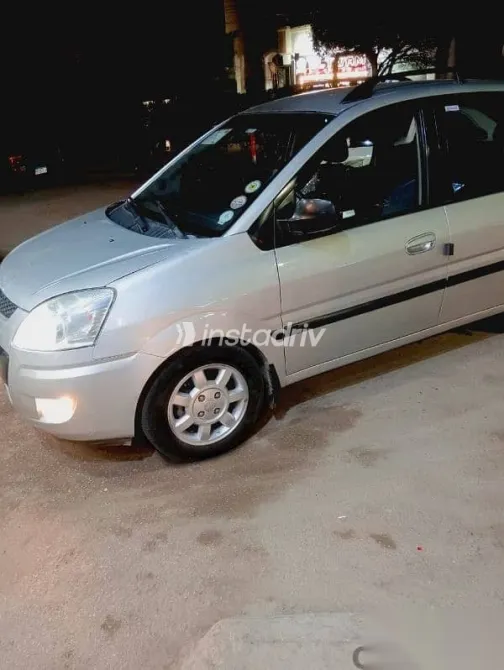 هيونداي ماتريكس 2010 فضي مستعملة للبيع - 2