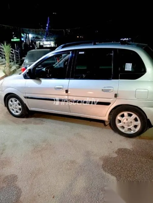 هيونداي ماتريكس 2010 فضي مستعملة للبيع - 5