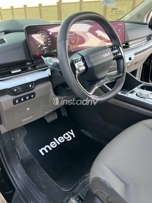 كيا كارنفال 2025 أسود جديدة للبيع - 1