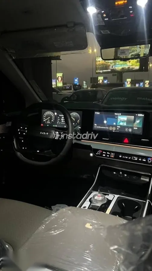 كيا كارنفال 2025 أسود جديدة للبيع - 3