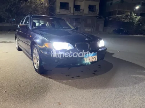 بي ام دبليو 318 2005 أزرق غامق مستعملة للبيع - 1