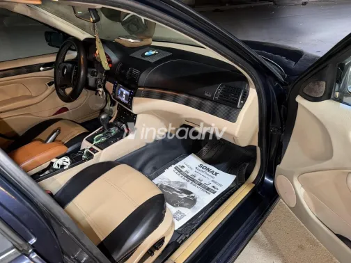 بي ام دبليو 318 2005 أزرق غامق مستعملة للبيع - 2