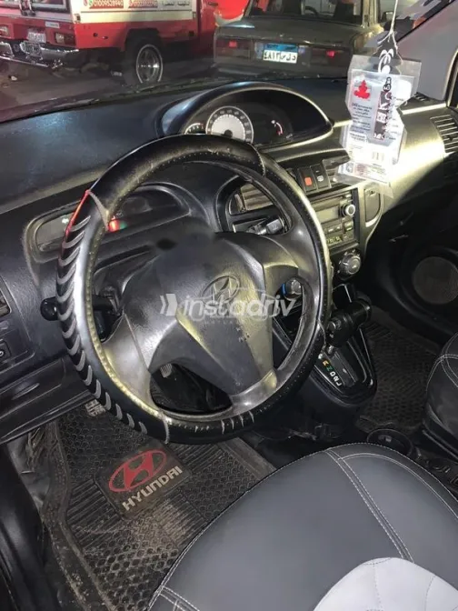 هيونداي ماتريكس 2009 رمادي غامق مستعملة للبيع - 5