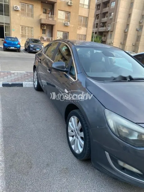 Opel Astra 2013 Gray Used for Sale - 4