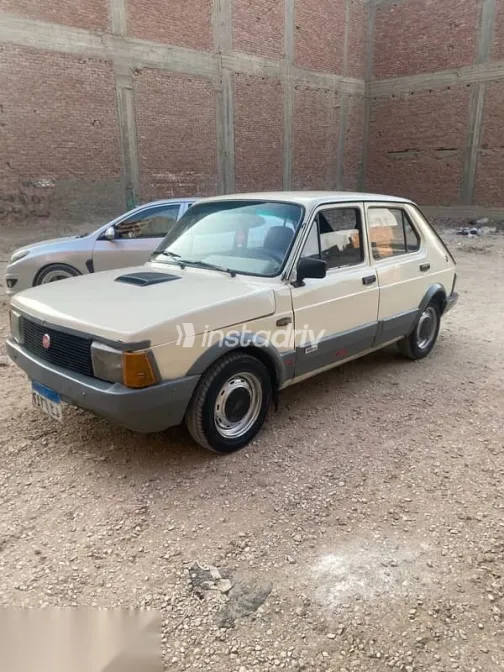 فيات 127 1982 أبيض مستعملة للبيع - 4