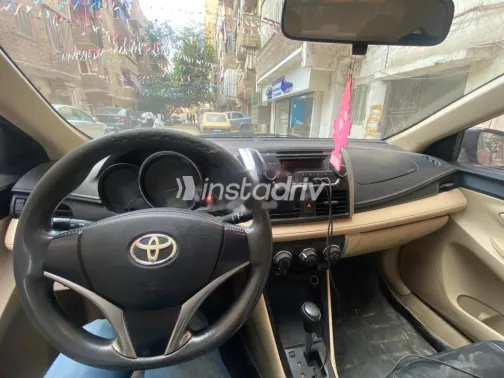 Toyota Yaris 2014 Burgundy Used for Sale - 3