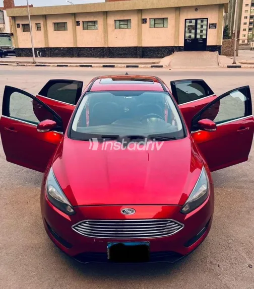 Ford Focus 2018 White Used for Sale - 1