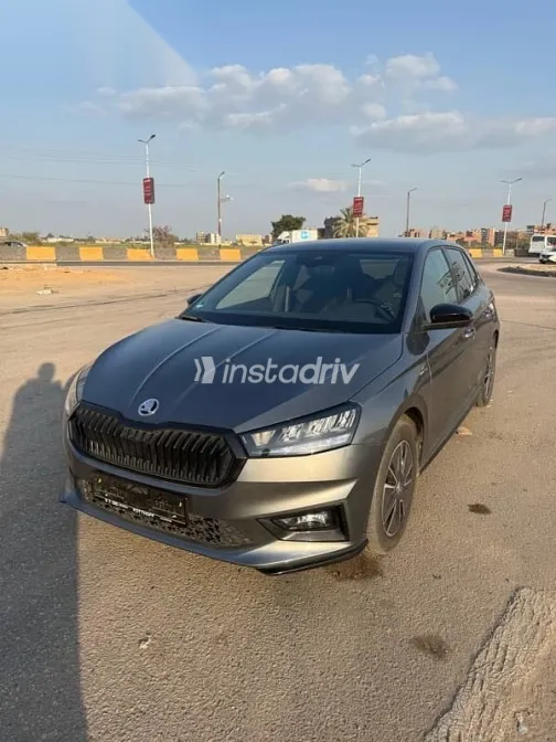 سكودا فابيا 2023 رمادي مستعملة للبيع - 2