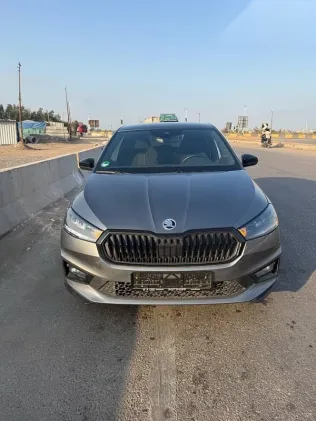 سكودا فابيا 2023 رمادي مستعملة للبيع