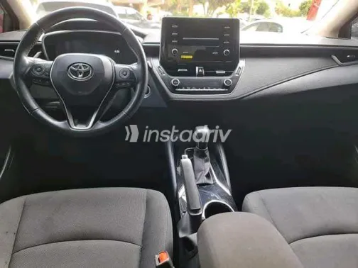 تويوتا كورولا 2022 أبيض مستعملة للبيع - 2