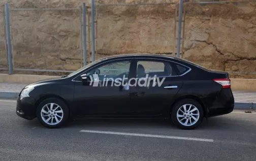 نيسان سنترا 2016 أسود مستعملة للبيع - 2