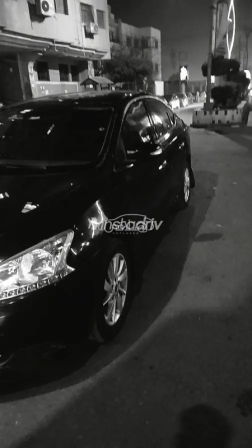 نيسان سنترا 2016 أسود مستعملة للبيع - 5