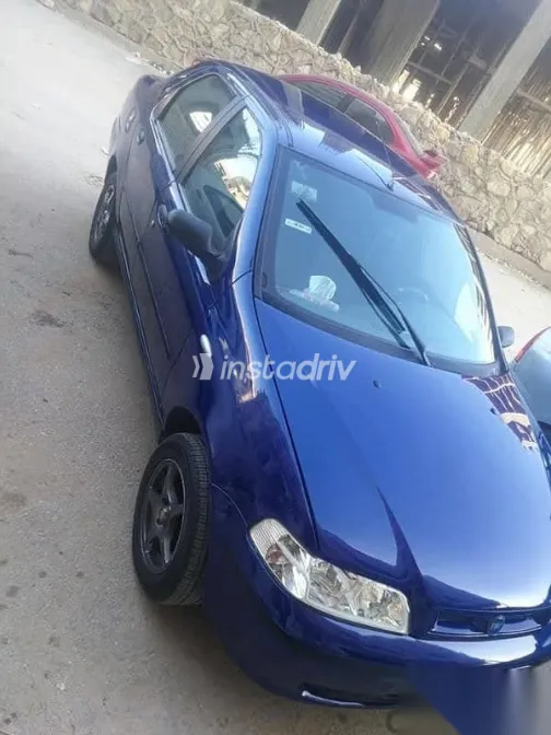 فيات بيترا 2003 أزرق غامق مستعملة للبيع - 1