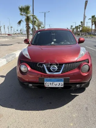 نيسان جوك 2014 أحمر غامق مستعملة للبيع