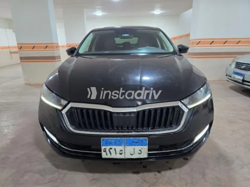سكودا اوكتافيا 2021 أسود مستعملة للبيع - 1