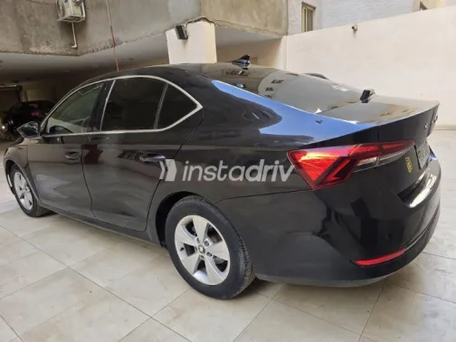 سكودا اوكتافيا 2021 أسود مستعملة للبيع - 2